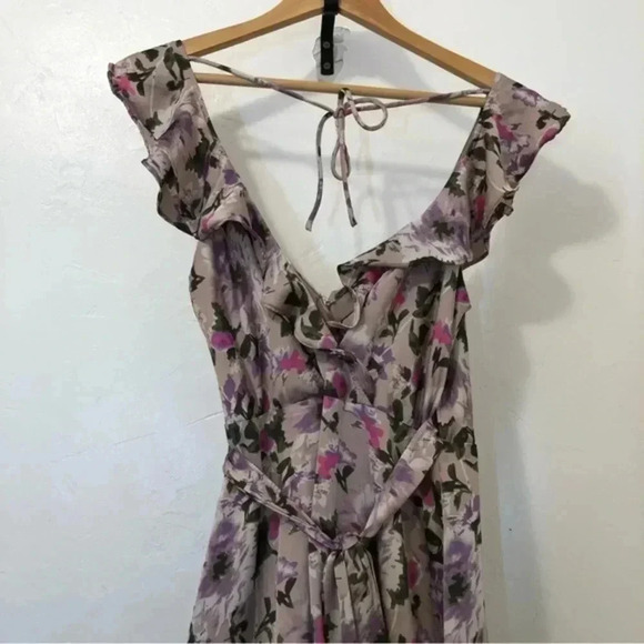 ASTR THE LABEL WRAP WILSHIRE RUFFLE OPEN‎ BACK FLORAL MIDI DRESS SIZE M - Picture 8 of 13